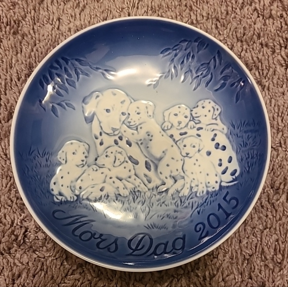 Royal Copenhagen Mors Dag 2015 Plate - Blue and White